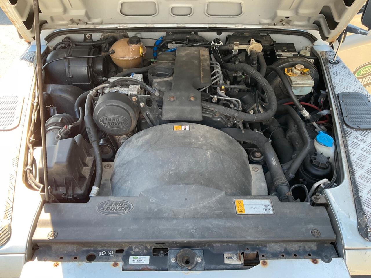 Land Rover Defender 110 2.4 TD4 Station Wagon N1