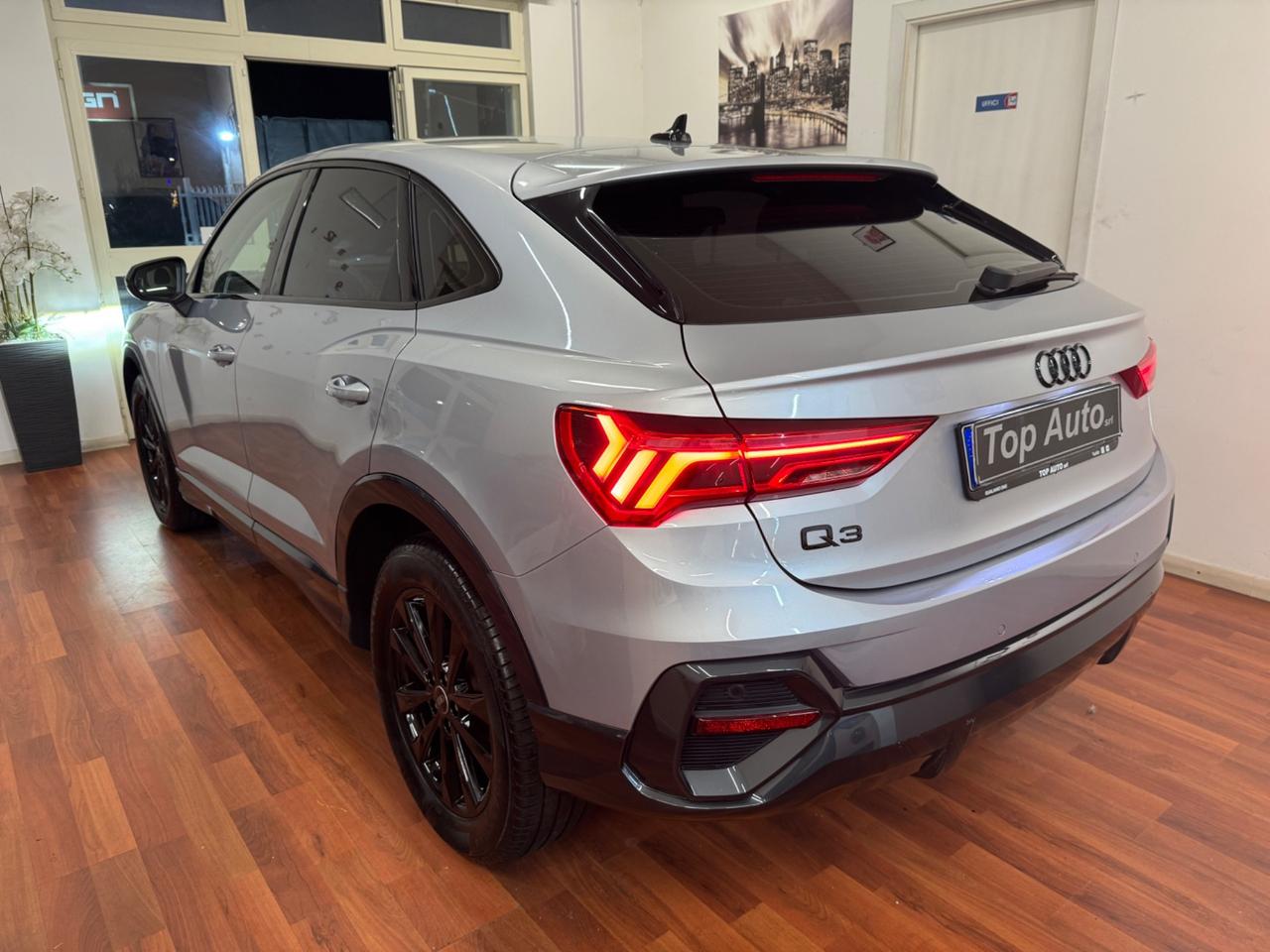 AUDI Q3 SPB 35 TDI S TRONIC IDENTITY BLACK - MY21