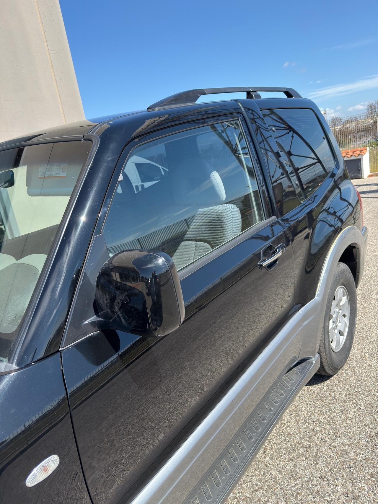 Mitsubishi Pajero 3.2 16V DI-D 3p. GLX my03"