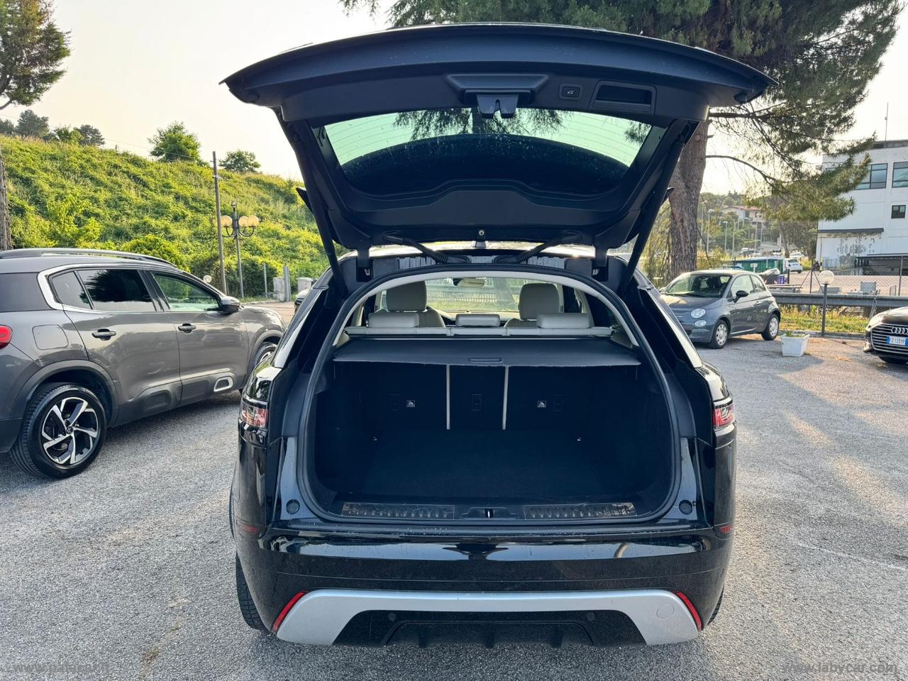 LAND ROVER RR Velar 2.0D 240 R-Dynamic HSE