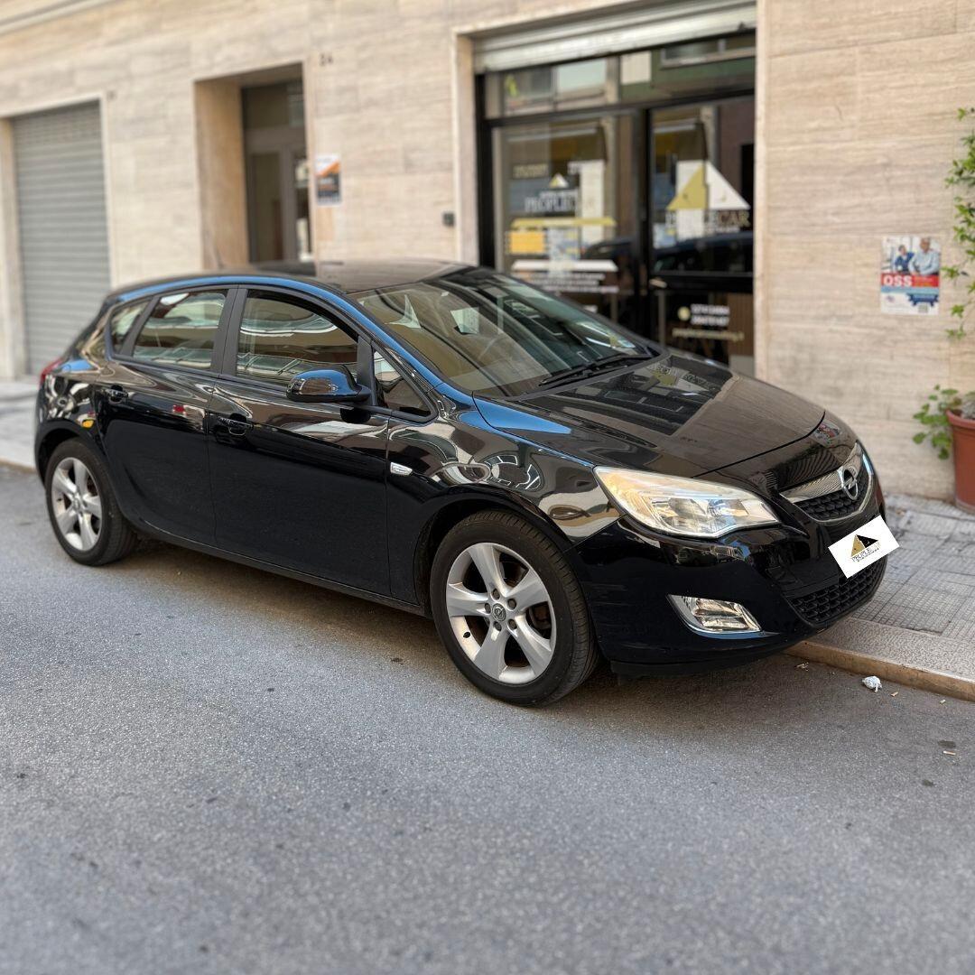 Opel Astra 1.7 CDTI 110CV Elective