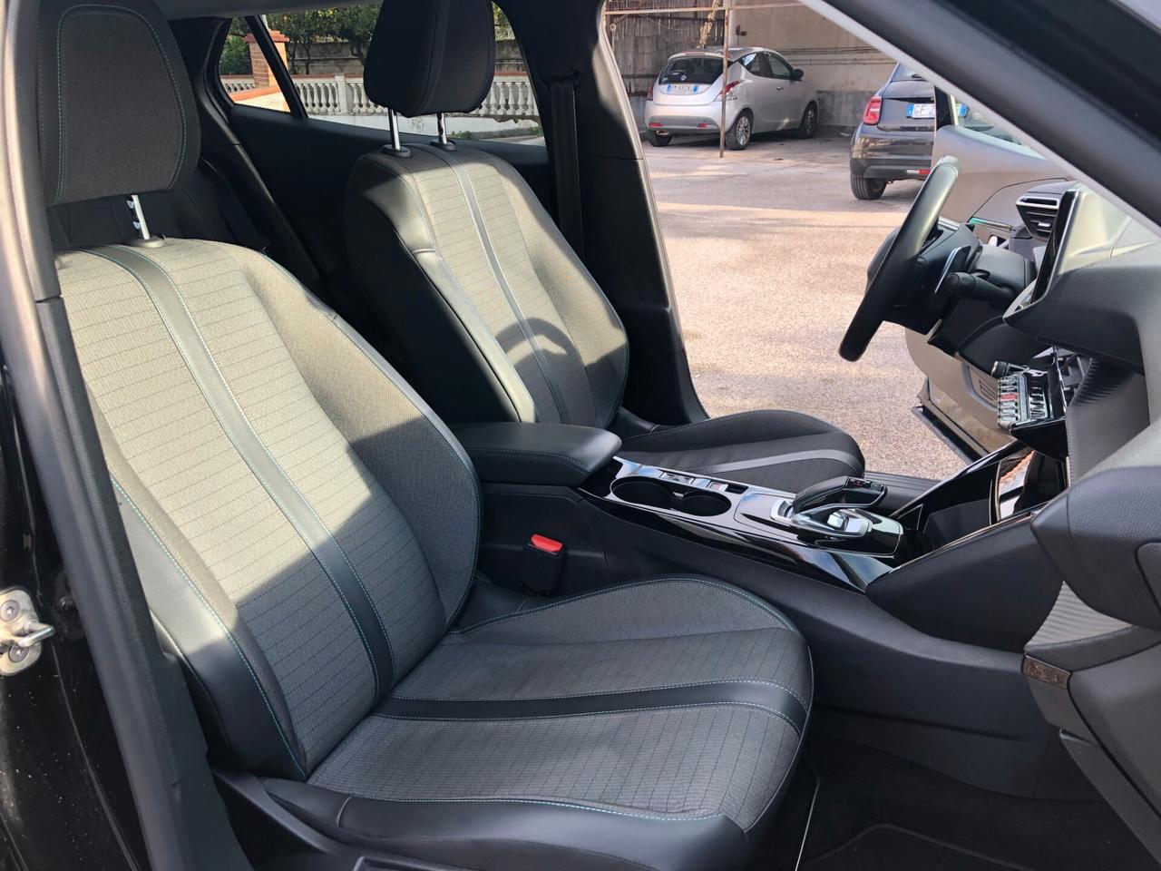 Peugeot 2008 BlueHDi 130 S&S EAT8 Allure Pack