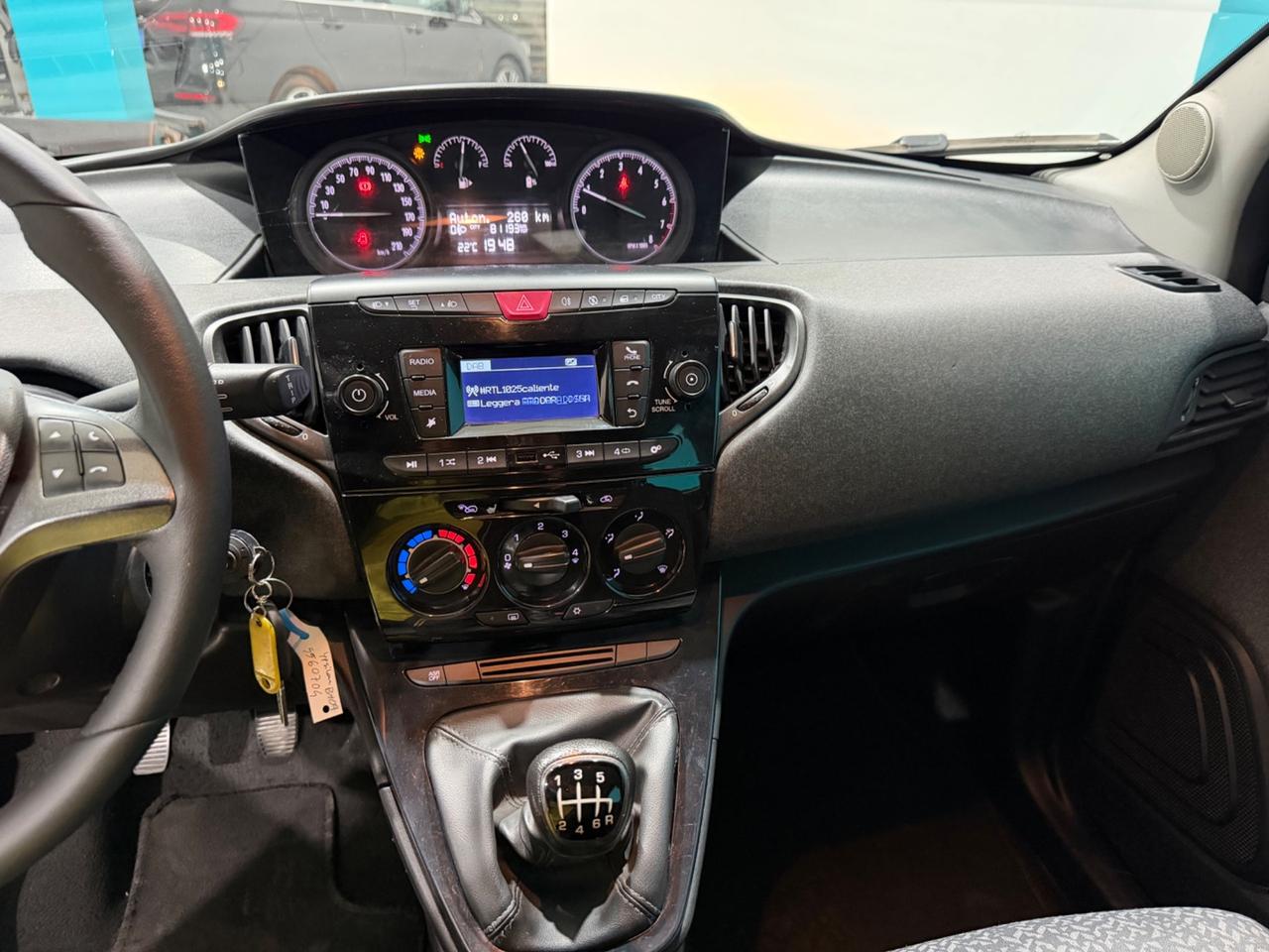Lancia Ypsilon 1.0 FireFly 5 porte S&S Hybrid Ecochic Silver