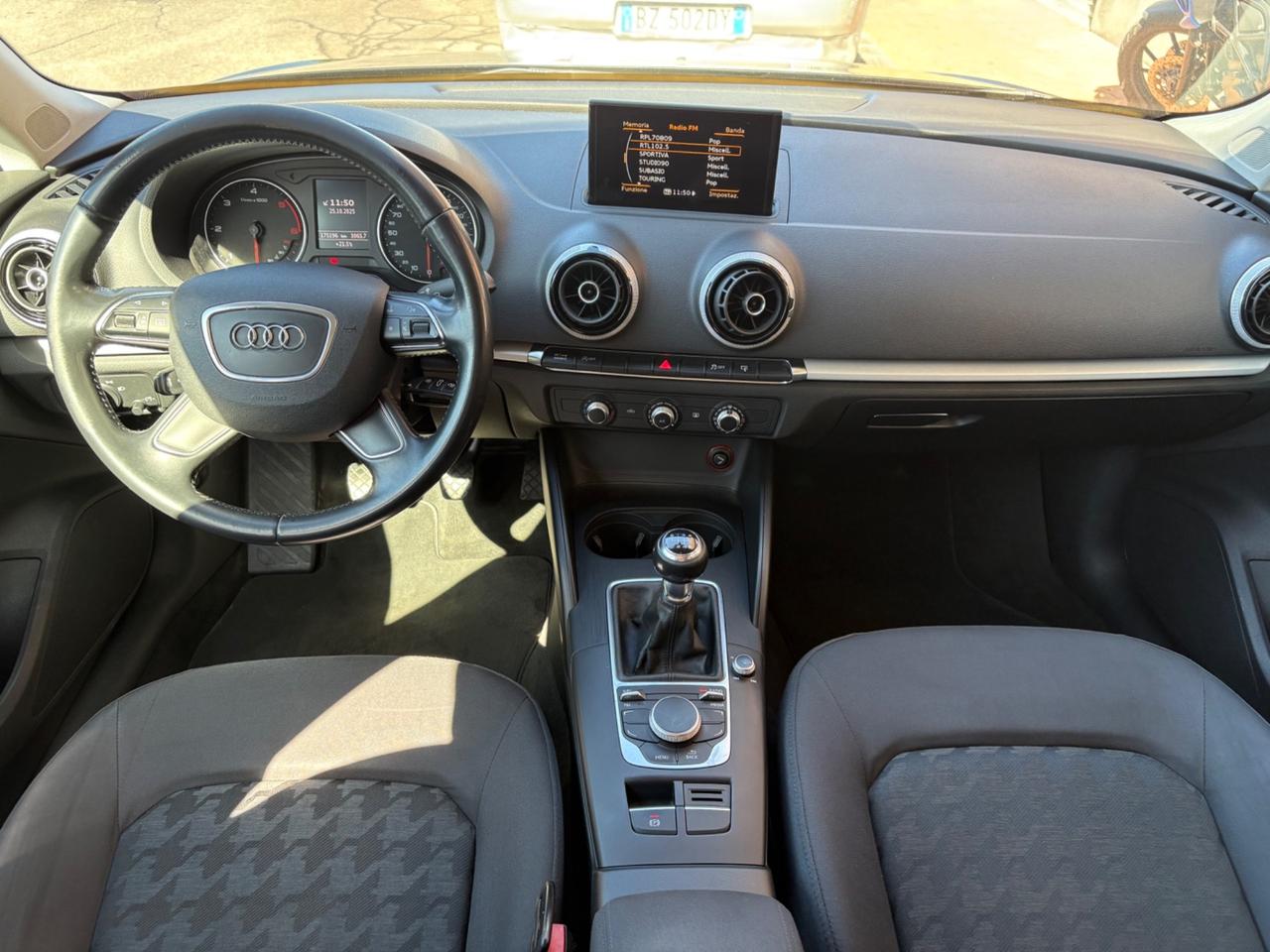 Audi A3 1.6 TDI clean diesel Ambition 110cv 2015