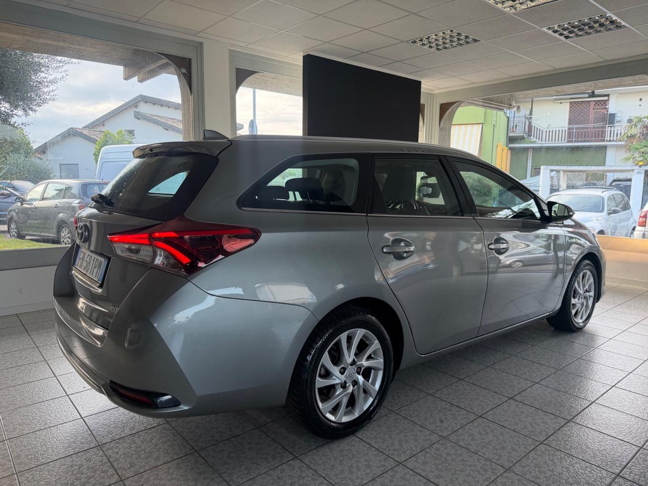 Toyota Auris Touring Sports 1.8 Hybrid Business