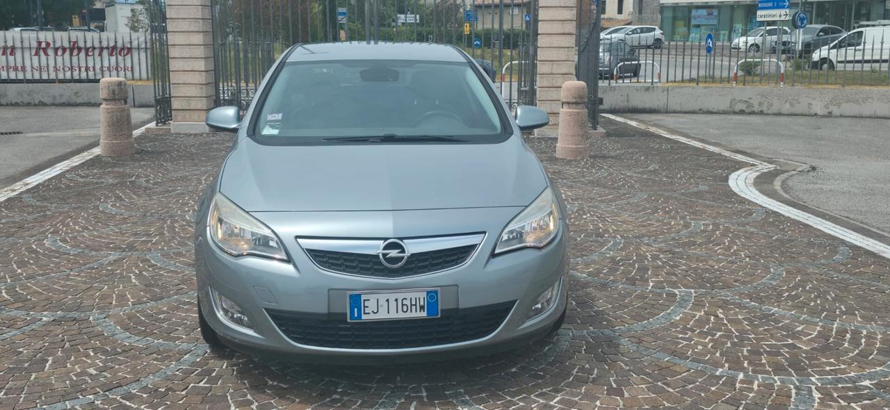 Opel Astra 1.7 CDTI 110CV 5 porte Cosmo