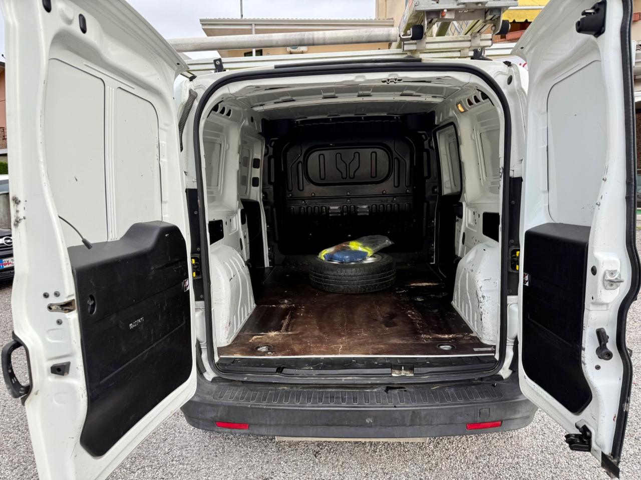 Opel Combo 1.4 Turbo EcoM Van Ok NEOPATENTATI