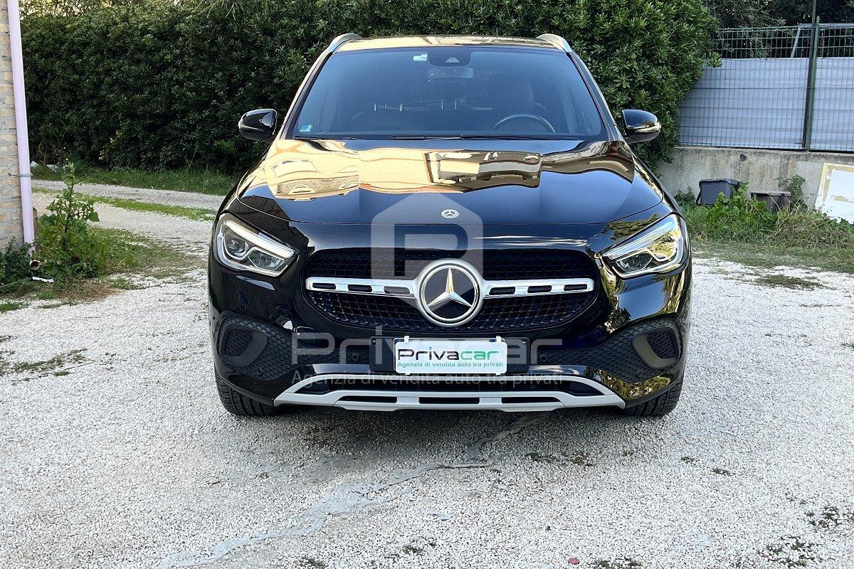 MERCEDES GLA 180 d Automatic Business
