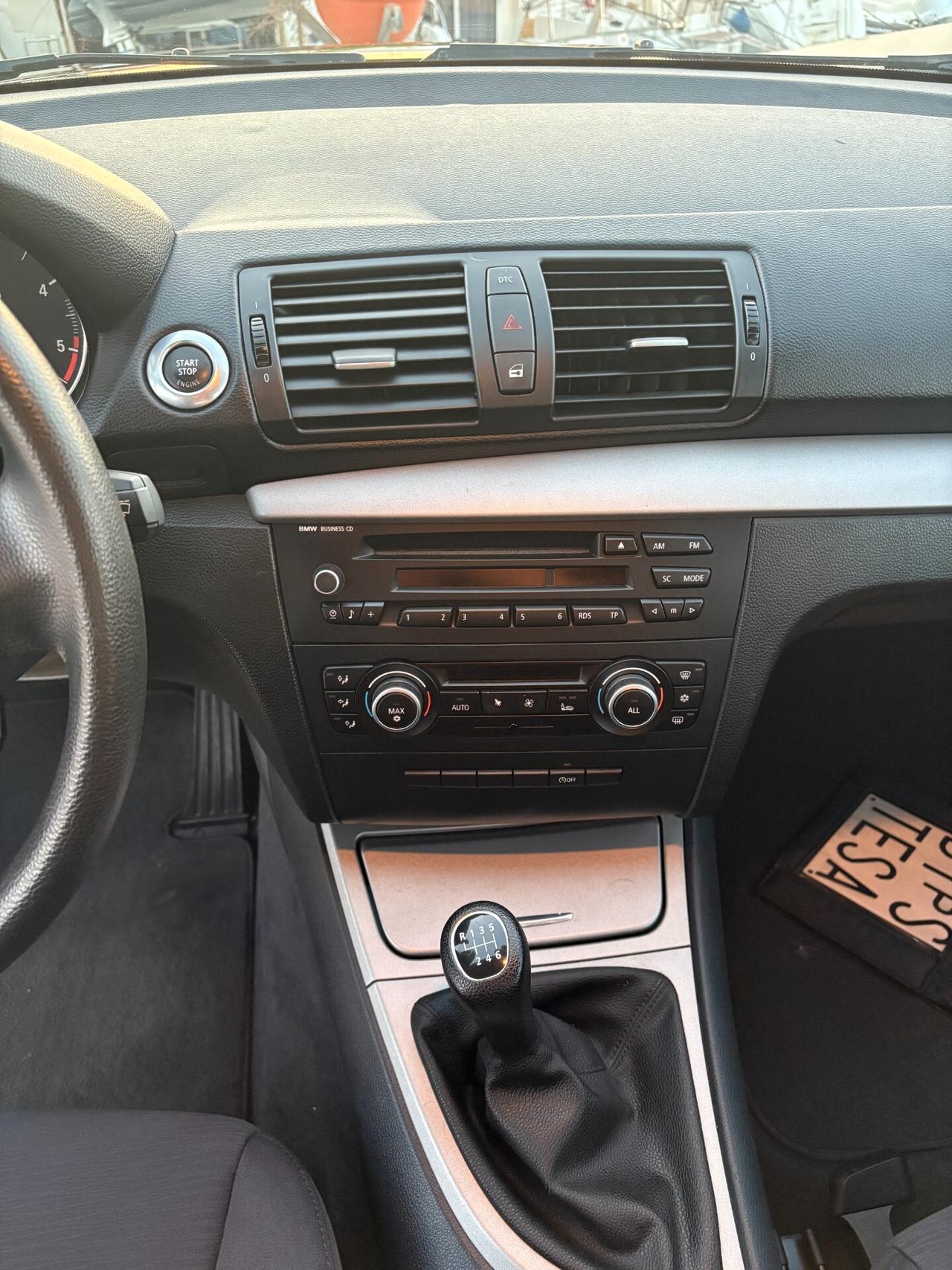 Bmw 116d 2.0 116CV total black