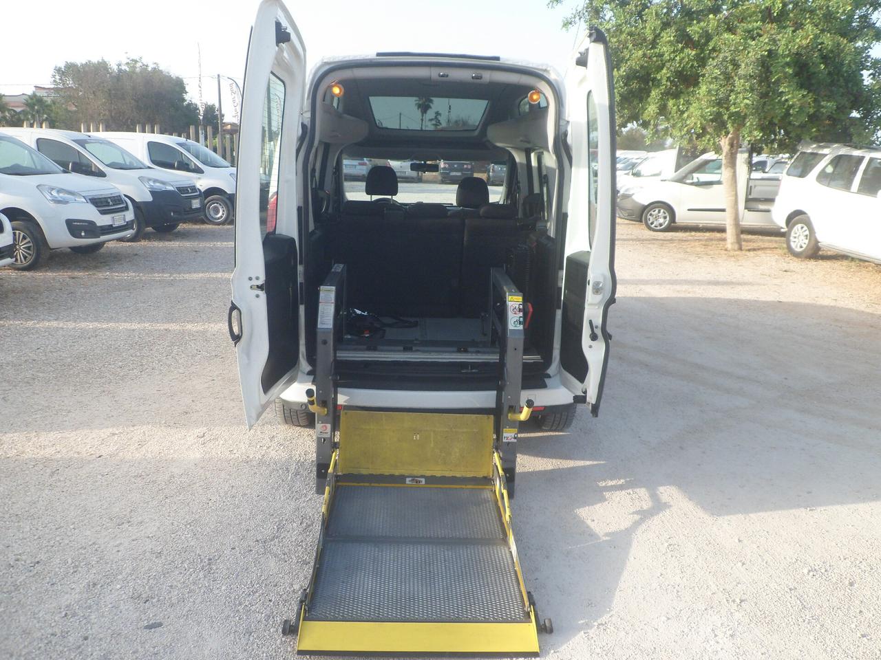 Fiat Doblo 5 posti trasporto disabili
