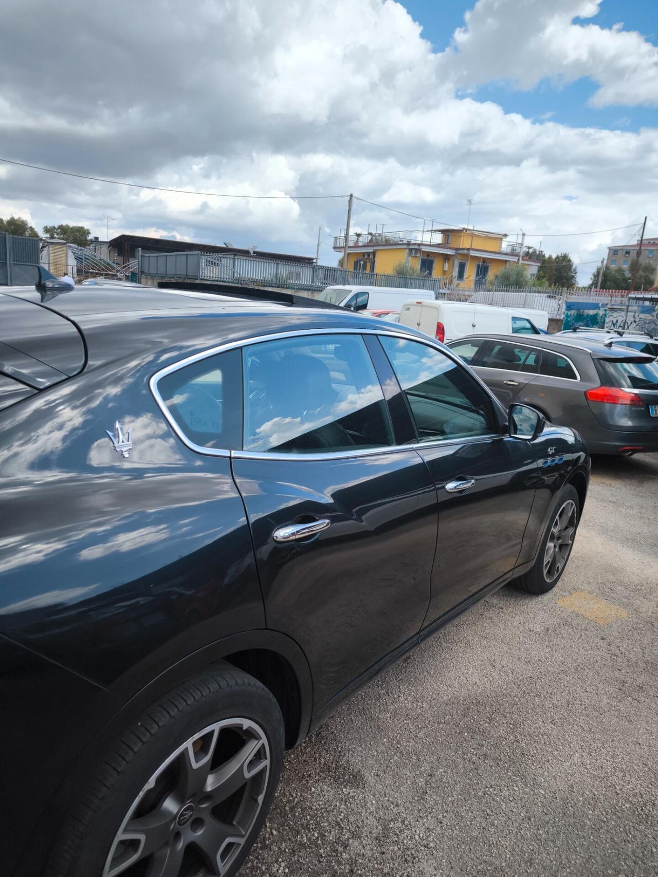 Maserati Levante MHEV 330 CV AWD GT full blackTetto panoramico