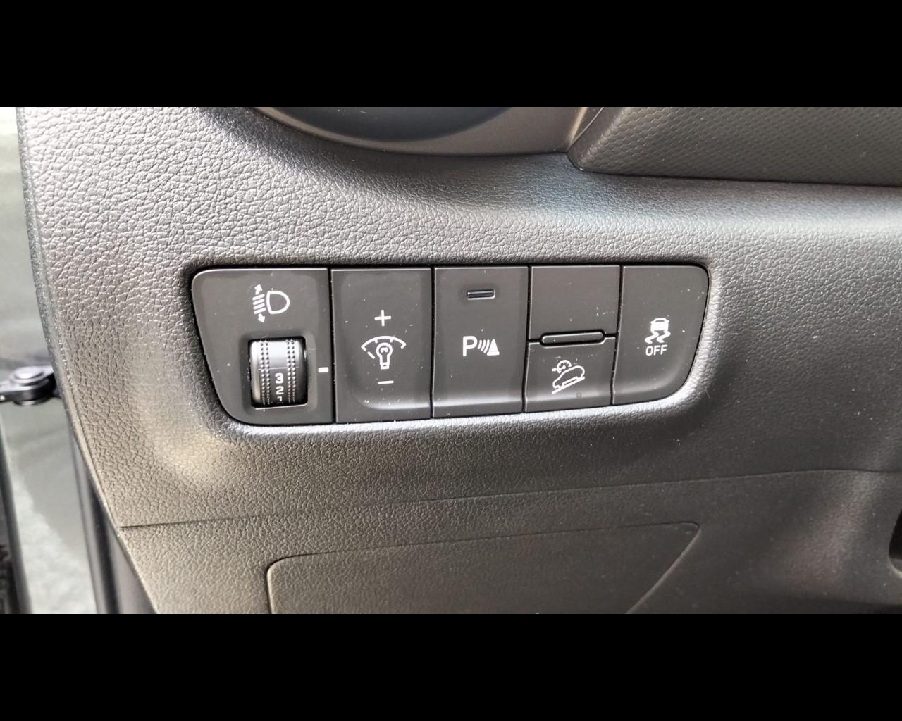 HYUNDAI Kona - Kona 1.0 T-GDI Hybrid 48V iMT XLine