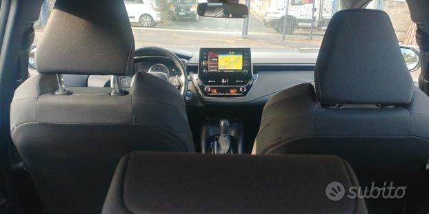 TOYOTA COROLLA HBRID 98cv NEO PATENTATI APPLE CAR PLAY BLUETOOTH CRUISE CERCHI MULTIFUNZIONE