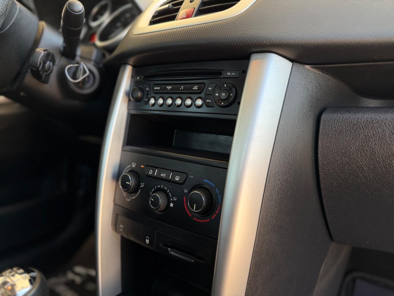 Peugeot 207 1.4 HDi 70CV