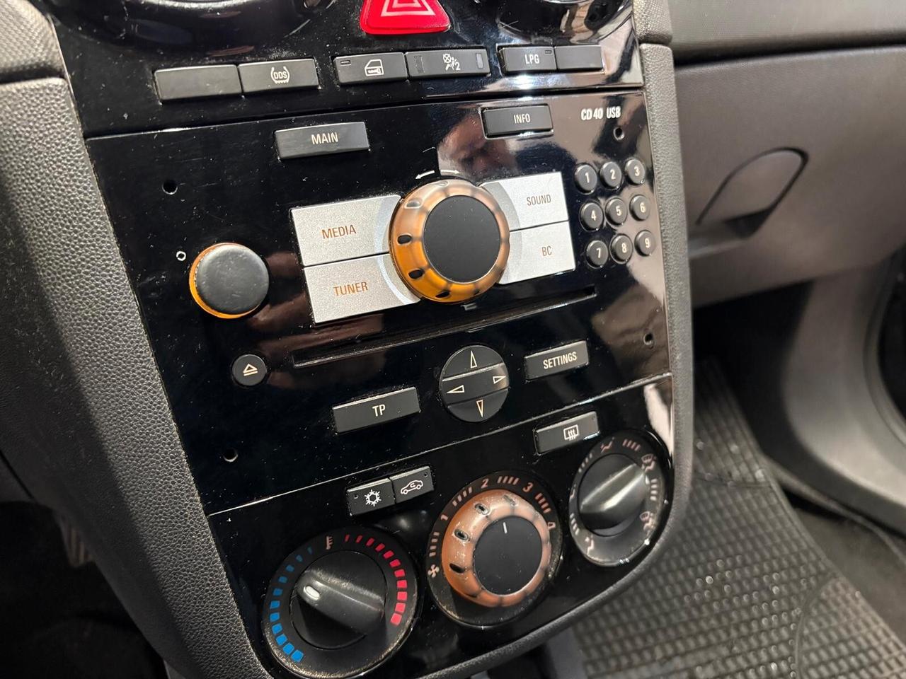 Opel Corsa 1.2 85CV 5 porte GPL-TECH Edition