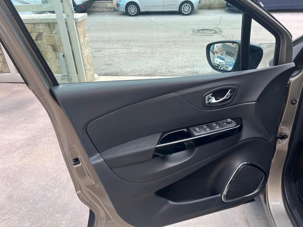 Renault Captur 1.5 dCi 90 CV EDC Intense