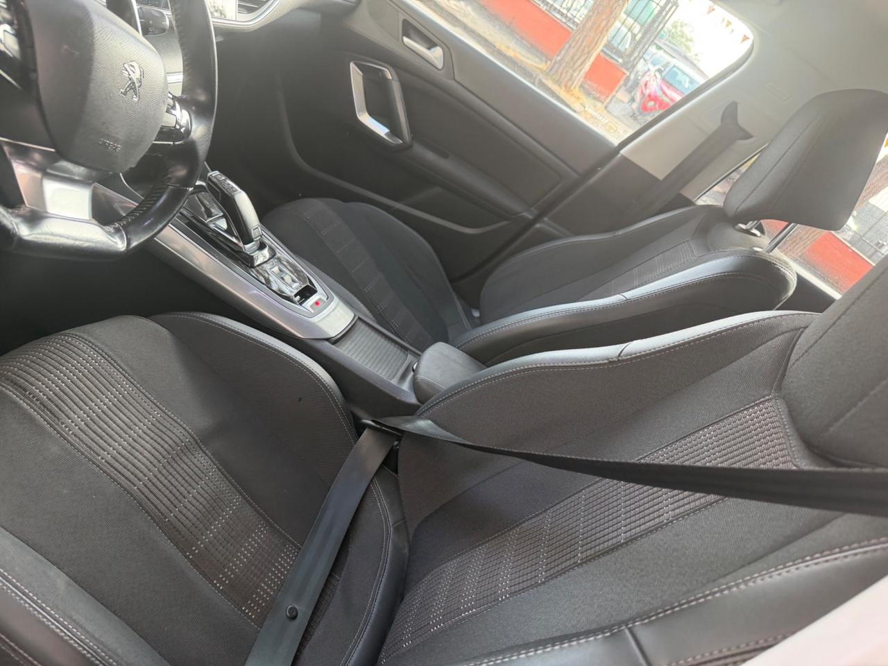 Peugeot 308 BlueHDi 130 S&S SW Allure