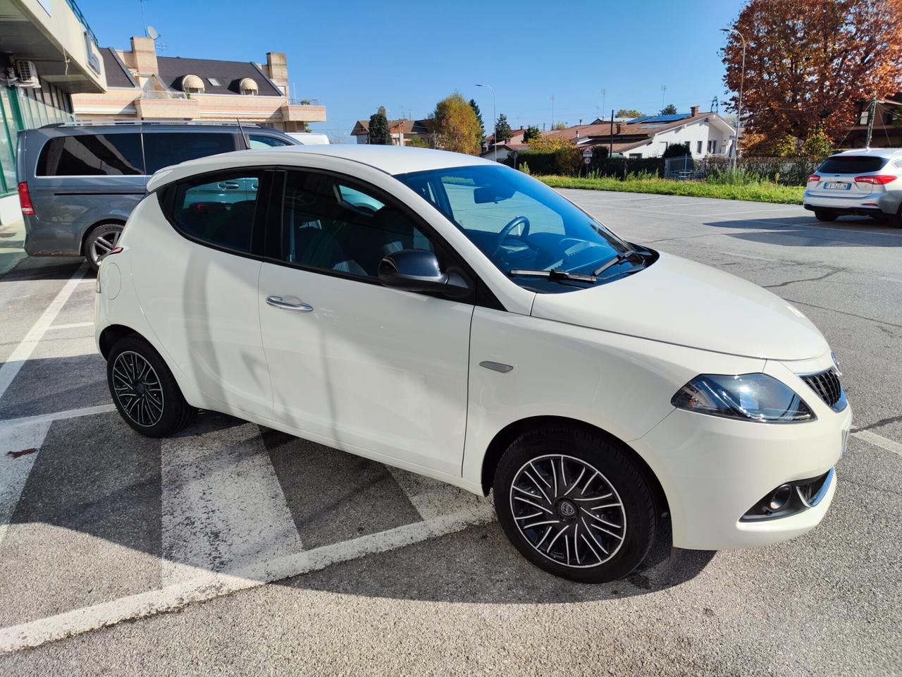Lancia Ypsilon 1.0 Hybryd Gold 2022
