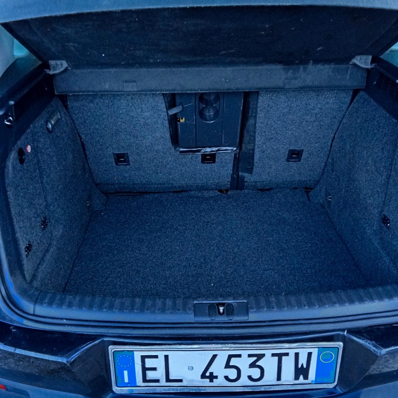 Volkswagen Tiguan 2.0 TDI 140 CV Sport 012
