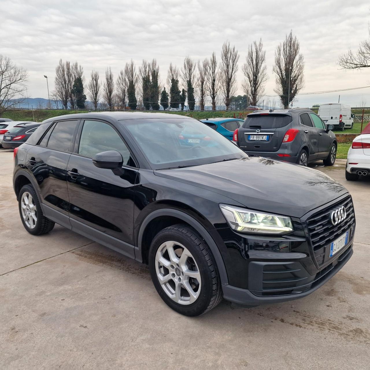 Audi Q2 35 TDI quattro S tronic TOTAL BLACK