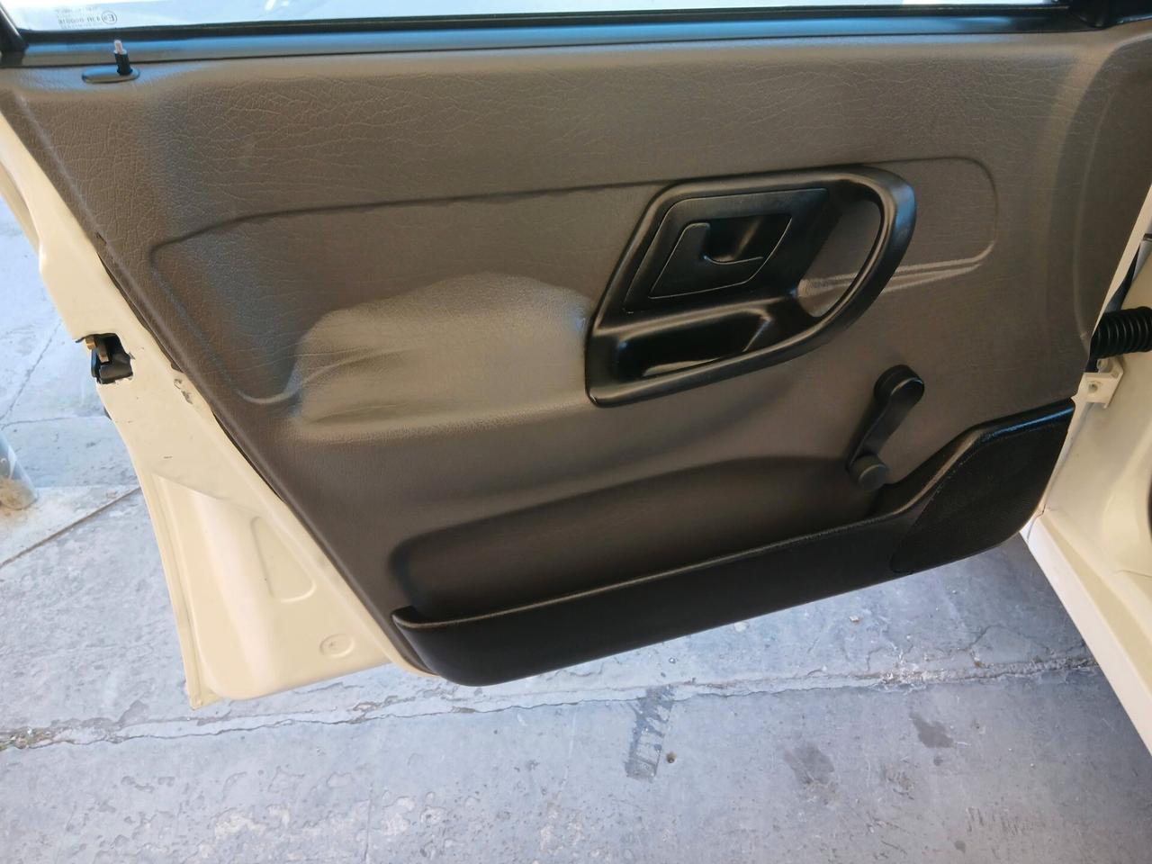 Volkswagen Caddy 1.9 SDI Van Vetrato 01