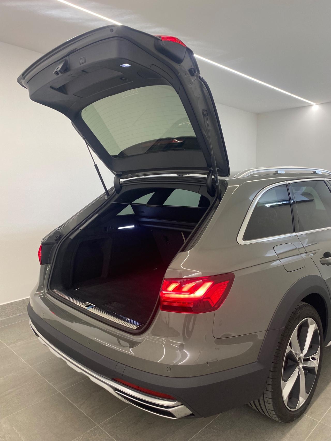 Audi A4 allroad A4 allroad 40 TDI 204 CV S tronic Identity Contrast