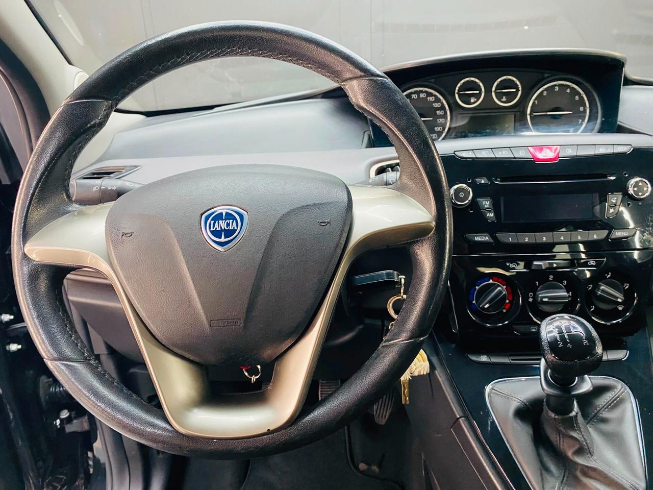 Lancia Ypsilon 1.2 69 CV 5 porte Platinum