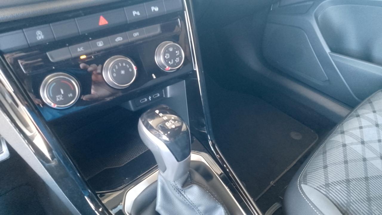 Volkswagen T-Roc 1.5 TSI ACT DSG R-Line