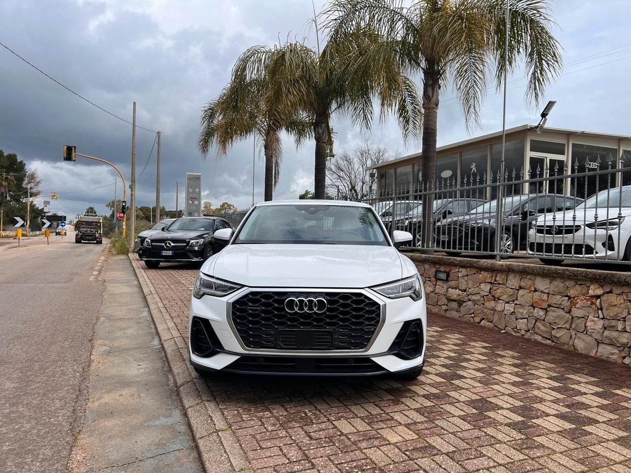 Audi Q3 40 TDI quattro S tronic Business Advanced