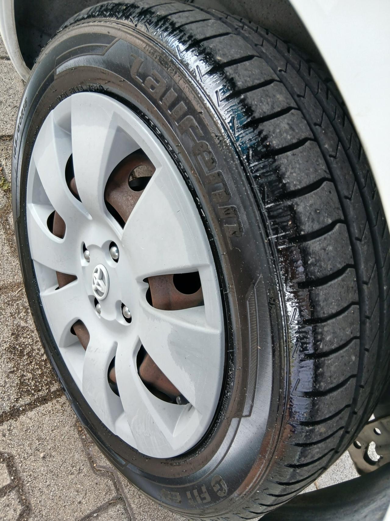 Toyota Yaris 1.0 3 porte