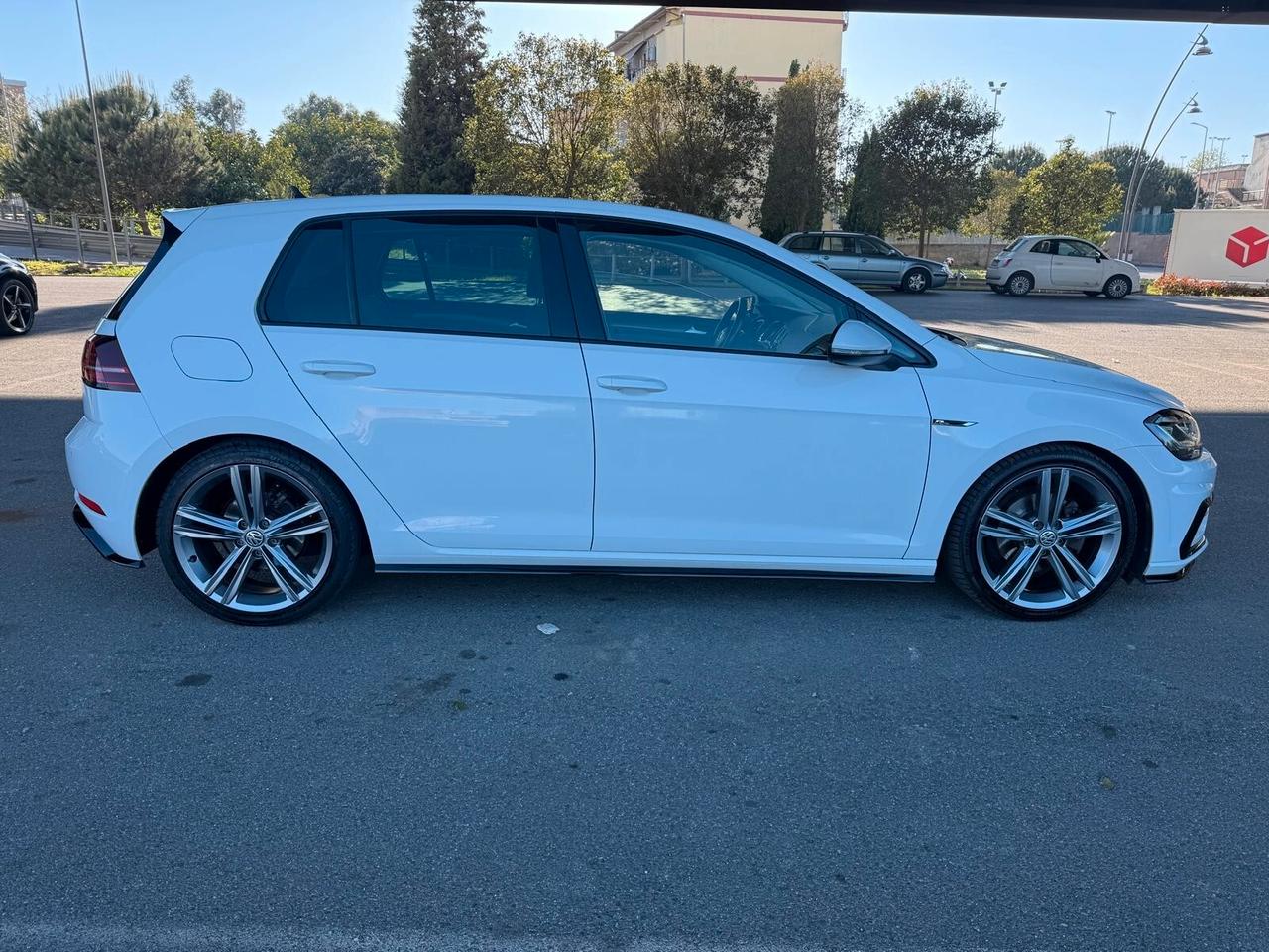 Volkswagen Golf 1.6 TDI 115 CV 5p R line