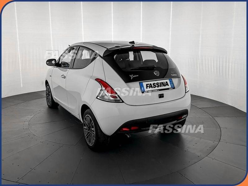 Lancia Ypsilon Ypsilon 1.0 firefly hybrid Gold s&s 70cv