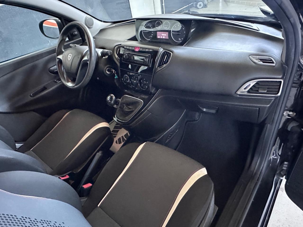 Lancia Ypsilon 1.2 69 CV 5 porte Gold