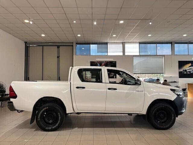 Toyota Hilux Doppia Cabina 2.4D 150CV *IVA ESCLUSA*