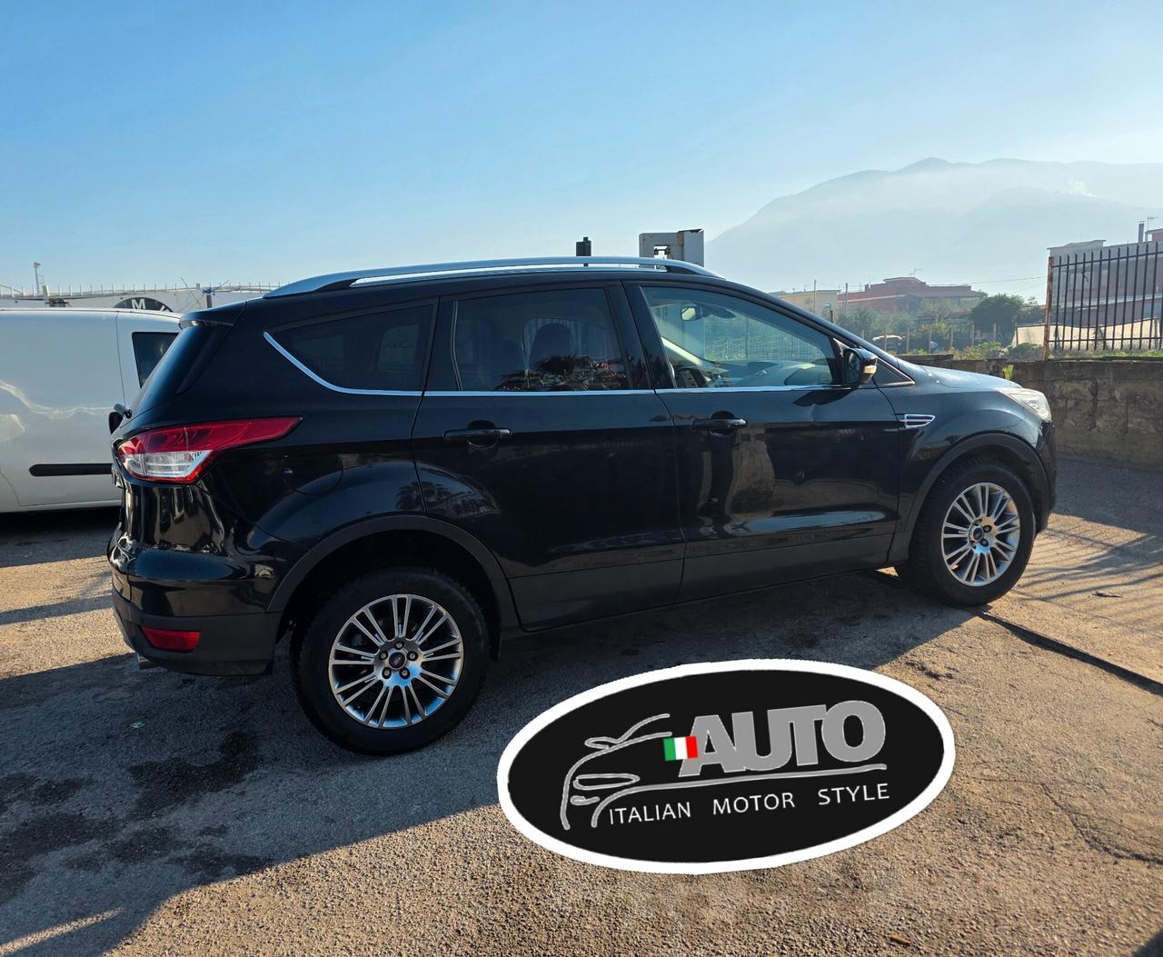 Ford Kuga 2.0 TDCI 140 CV 4WD Powershift Titanium