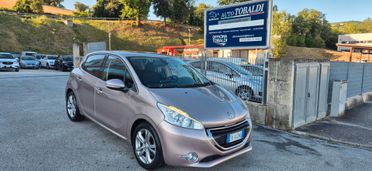 Peugeot 208 1.4 HDi 68 CV 5 porte Allure NEOPATENTATI