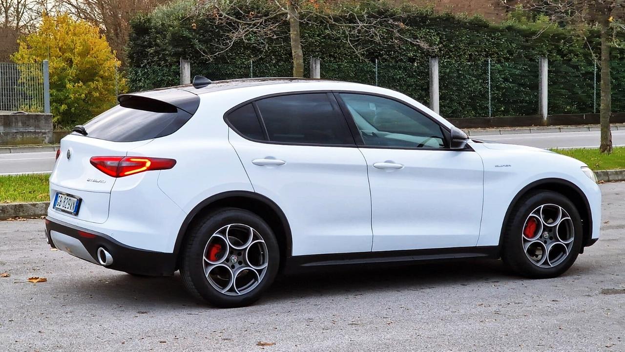 Alfa Romeo Stelvio 2.2 Turbodiesel 160 CV AT8 RWD Super