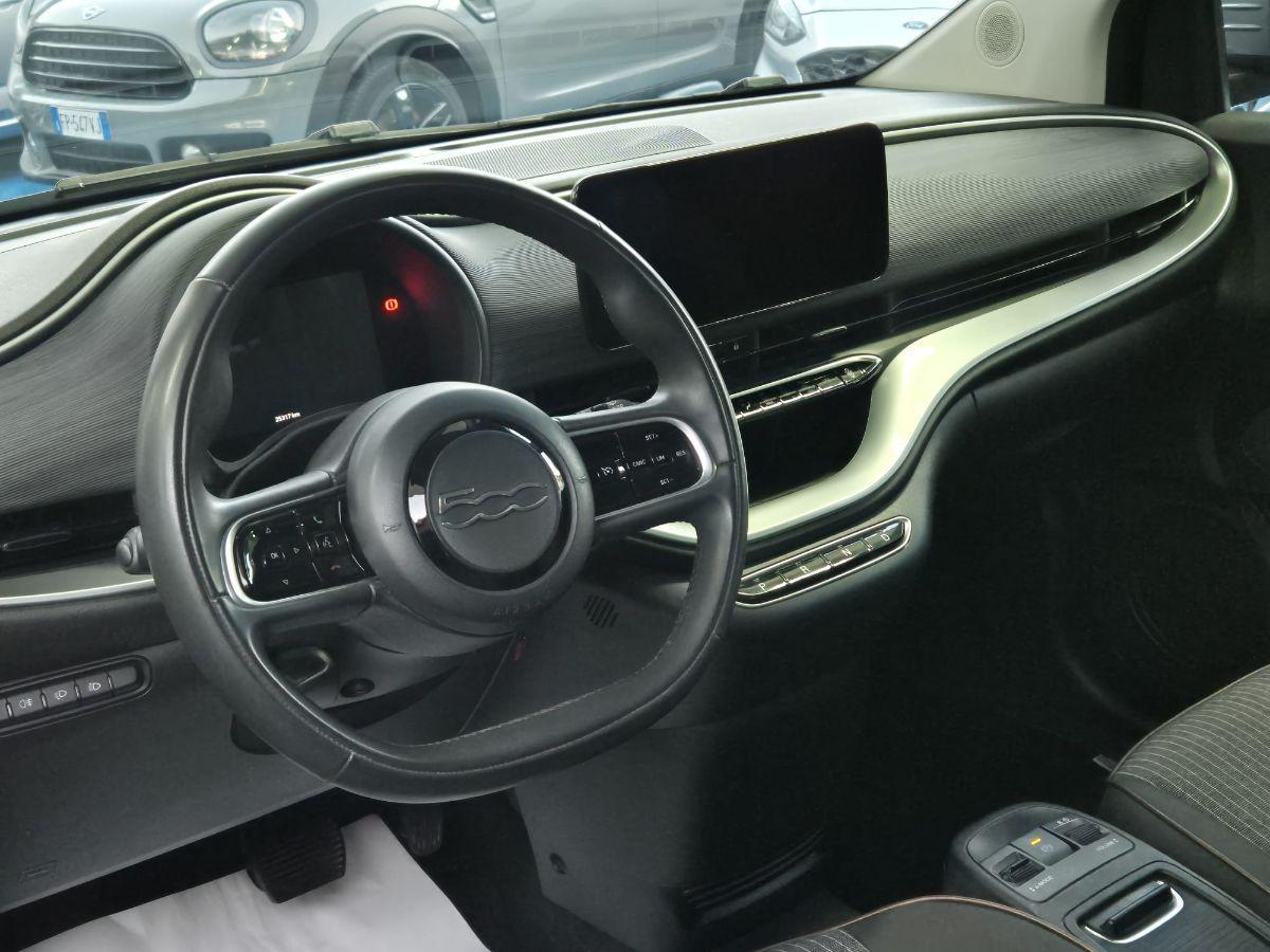 FIAT - 500 E - 500 La Prima Berlina