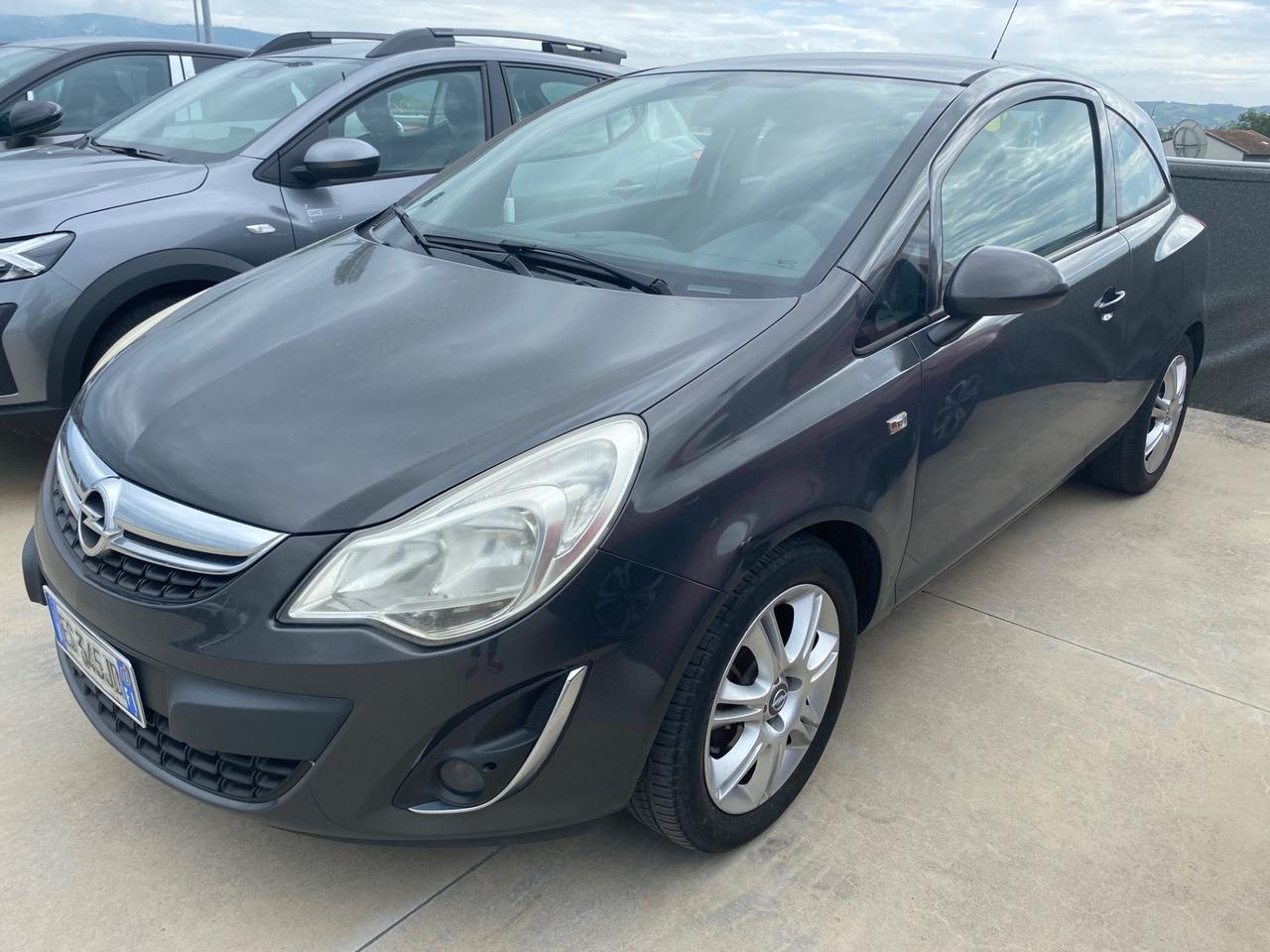 Opel Corsa 1.2 85CV 5 porte GPL-TECH Ecotec 2013 ok per neo patentati
