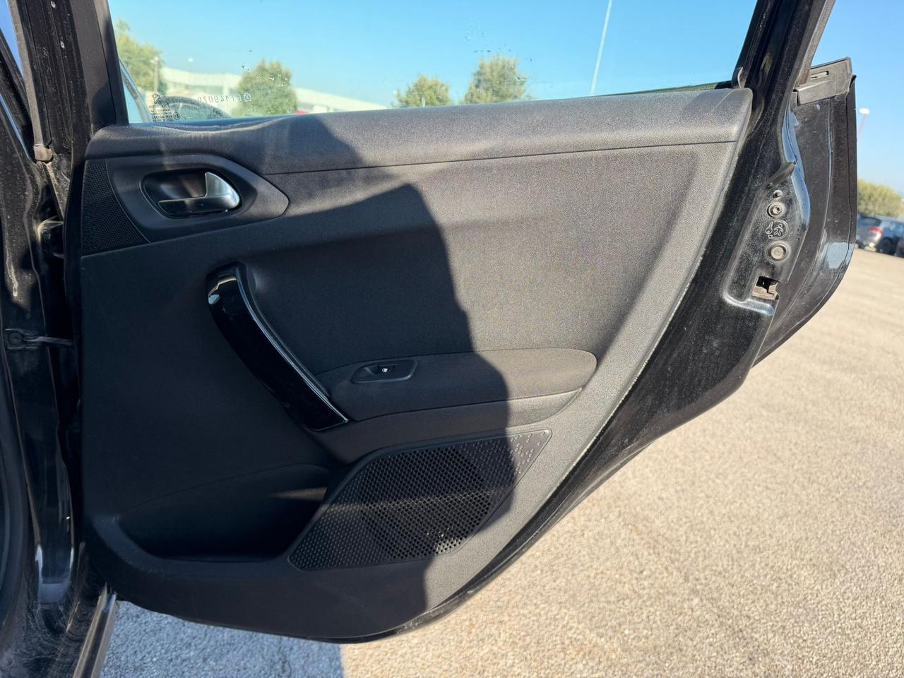 Peugeot 208 1.6 e-HDi 115 CV Stop&Start 5p Allure