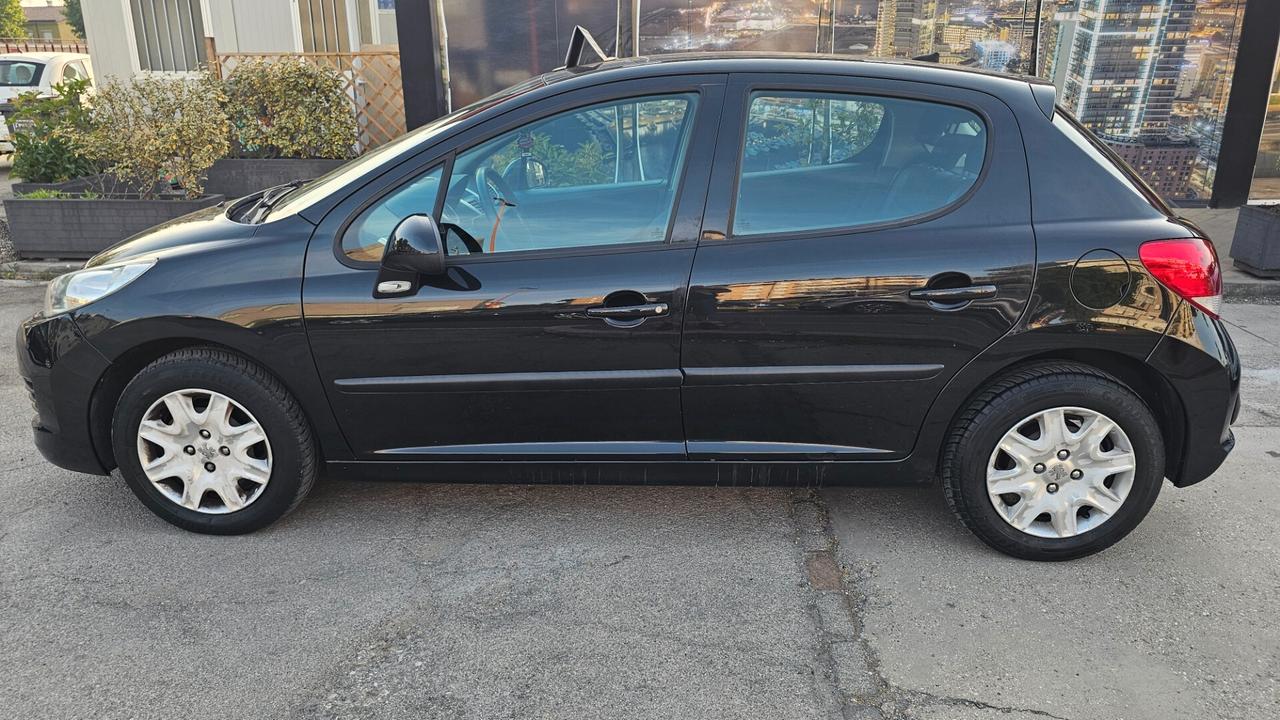 Peugeot 207 Plus 1.4 HDi 70CV 5 porte