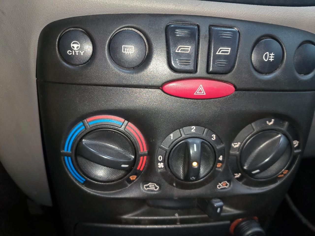 Fiat Punto 5 porte 1.2 bz-59kw/04-2003/NEOPATENTATI