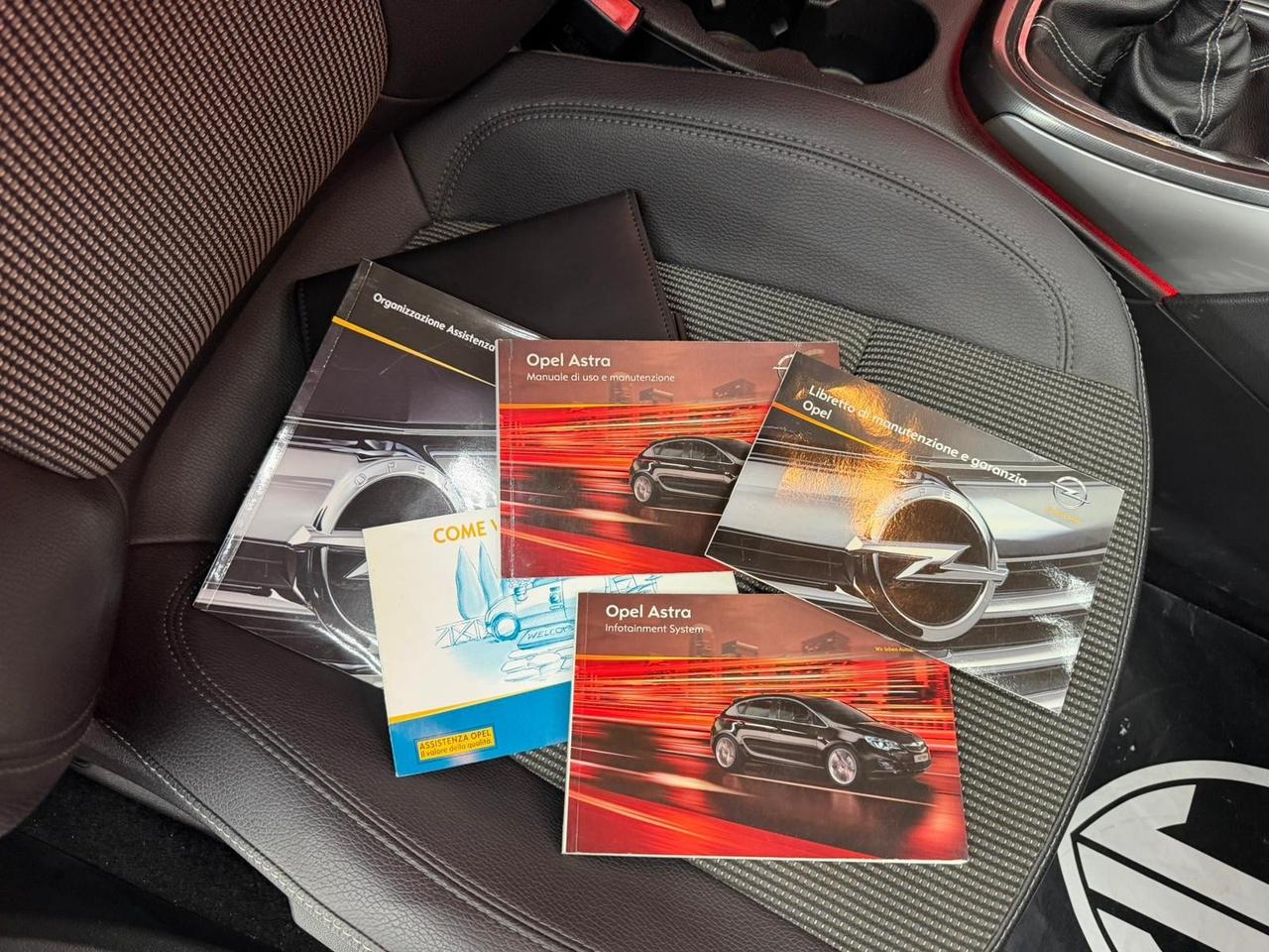 Opel Astra 1.7 CDTI 110CV 5 porte Cosmo OK NEOPATENTATI