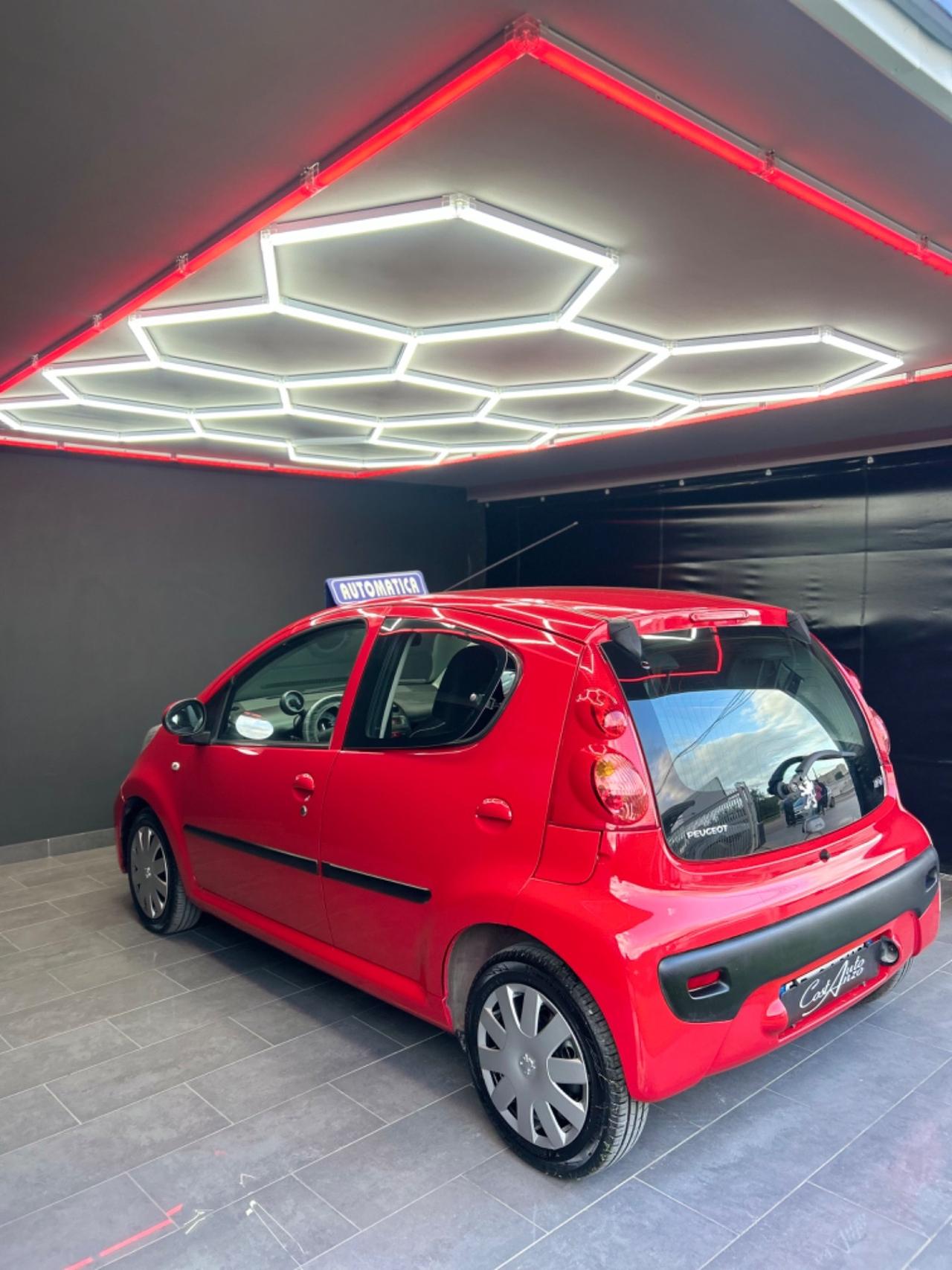 Peugeot 107 1.0 Benz. Sweet Years 2Tronic 2010