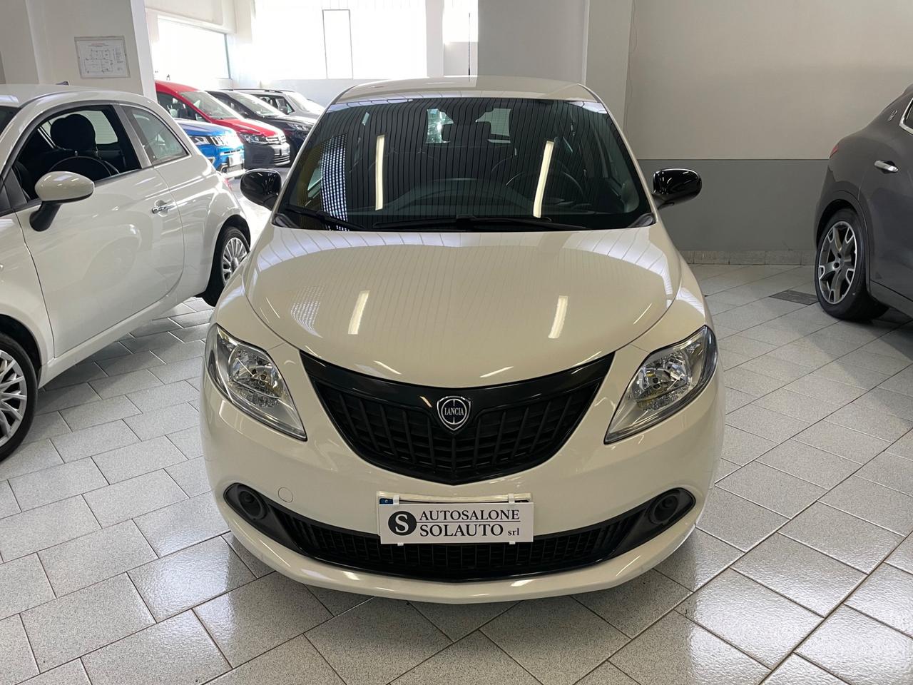 Lancia Ypsilon 1.0 FireFly 5 porte S&S Hybrid Silver
