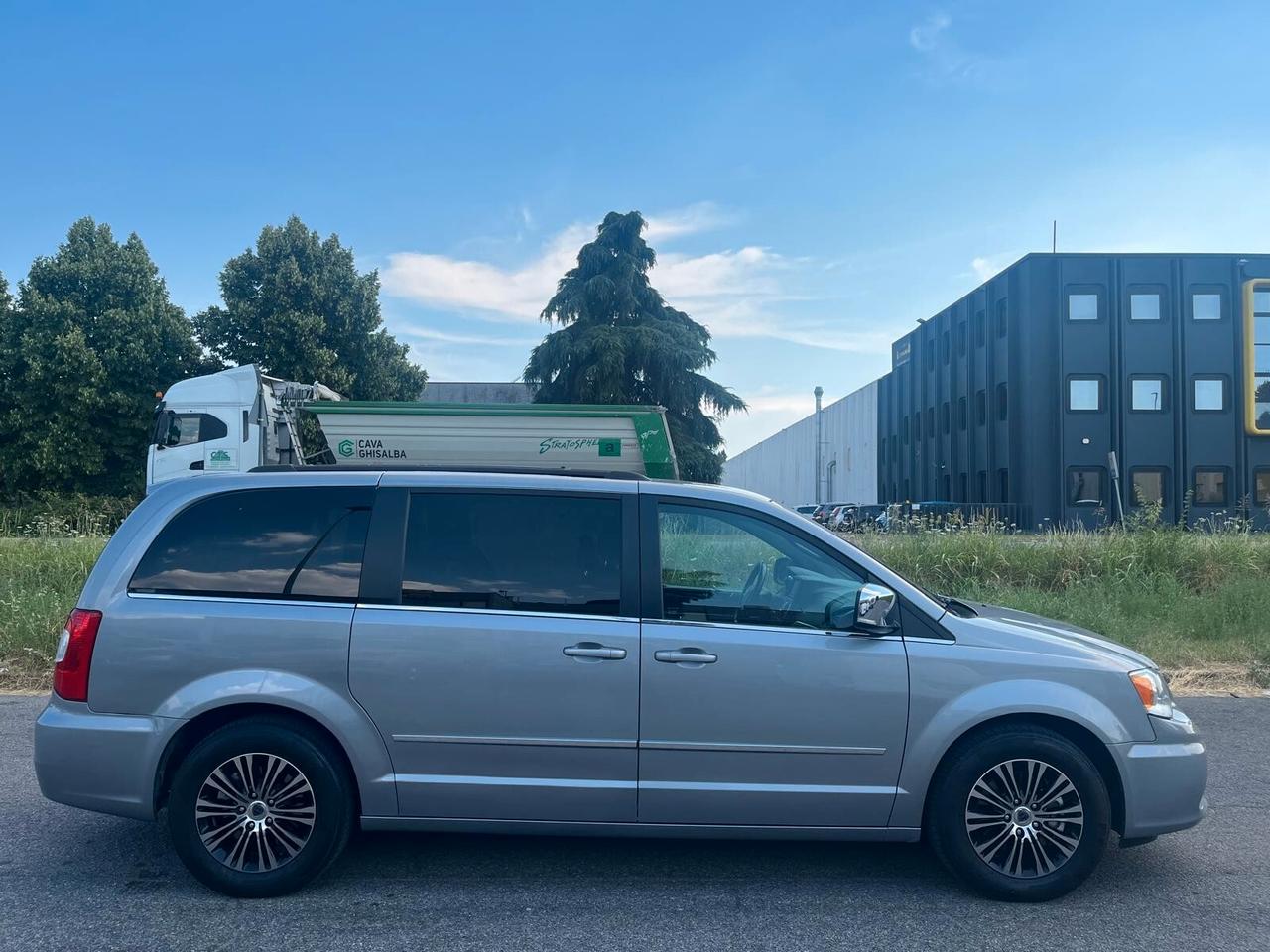 Lancia Voyager 2.8 Turbodiesel S 177 CV