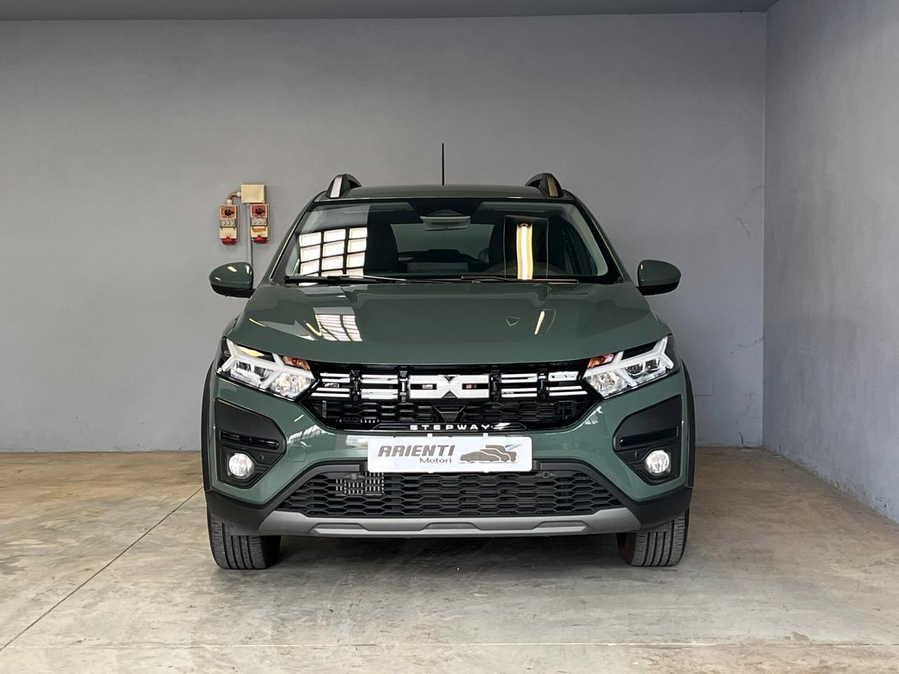 Dacia Sandero STEPWAY 1.0cc Tce EXPRESSION 90cv - SOLO 9.000KM