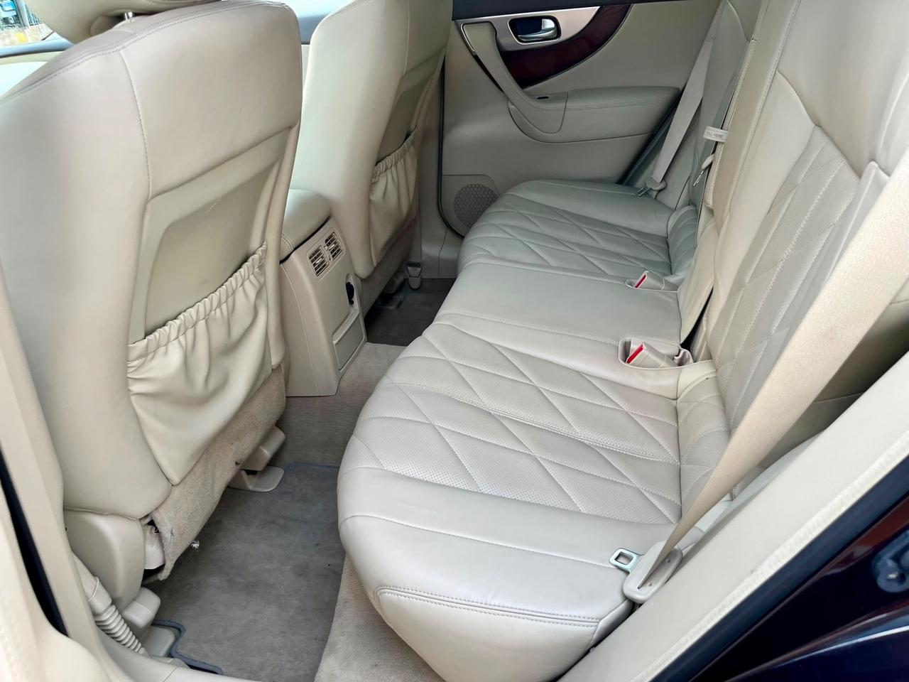 Infiniti FX FX30d S Premium 3.0d 2011 142.000km perfetta