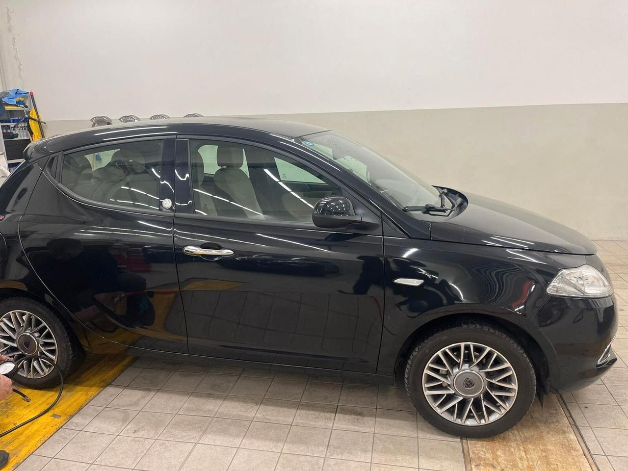 Lancia Ypsilon 1.2 GPL 69cv *NEOPATENTATI*