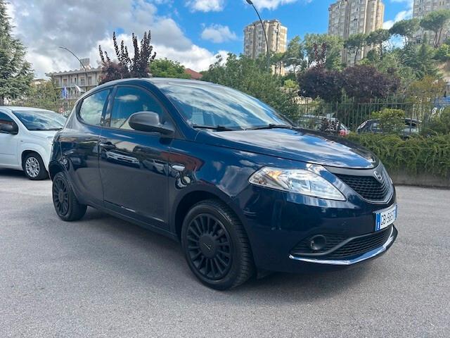 Lancia Ypsilon 1.2 69 CV 5 porte GPL Ecochic Silver